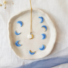 Load image into Gallery viewer, Luna