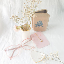 Load image into Gallery viewer, The Fern Bud Vase